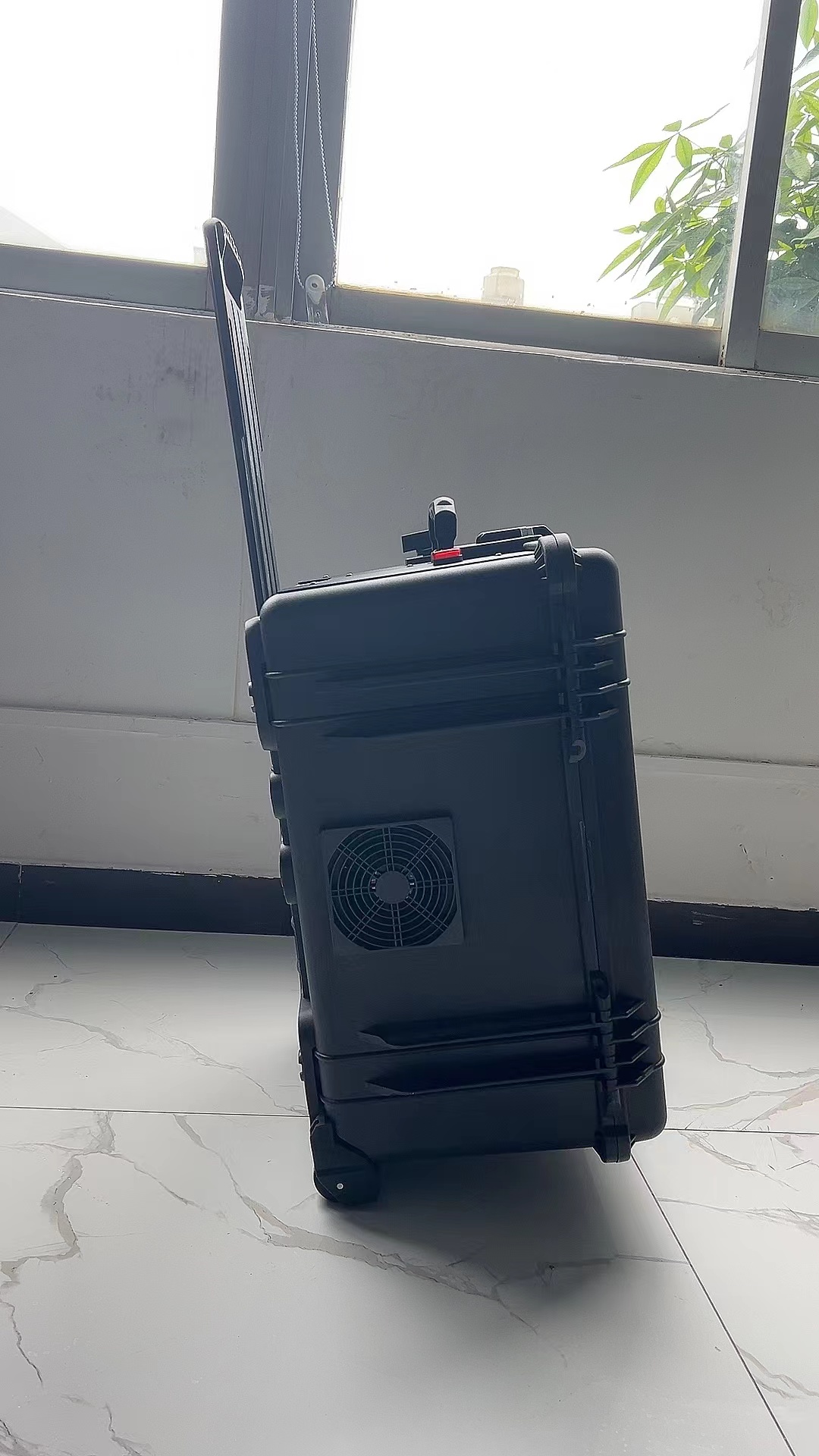 火炬开发区街道手拉箱型移动通信干扰器
